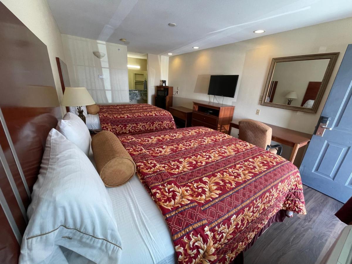Riviera Inn And Suites Экстерьер фото
