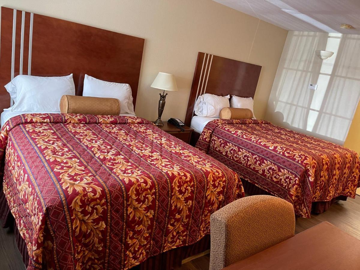 Riviera Inn And Suites Экстерьер фото